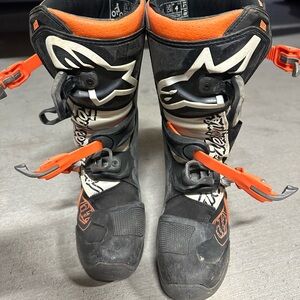 Alpinestar youth boots size 4